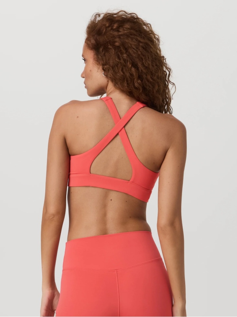 Vuori daily form sports bra